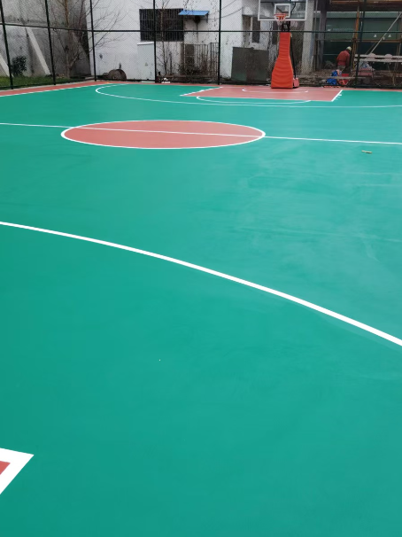 长汀 球场长期使用易出现地面开裂